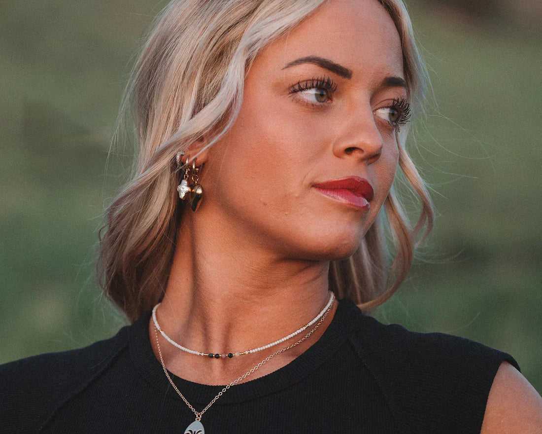 How to Choose a Necklace to Compliment Your Skin Tone